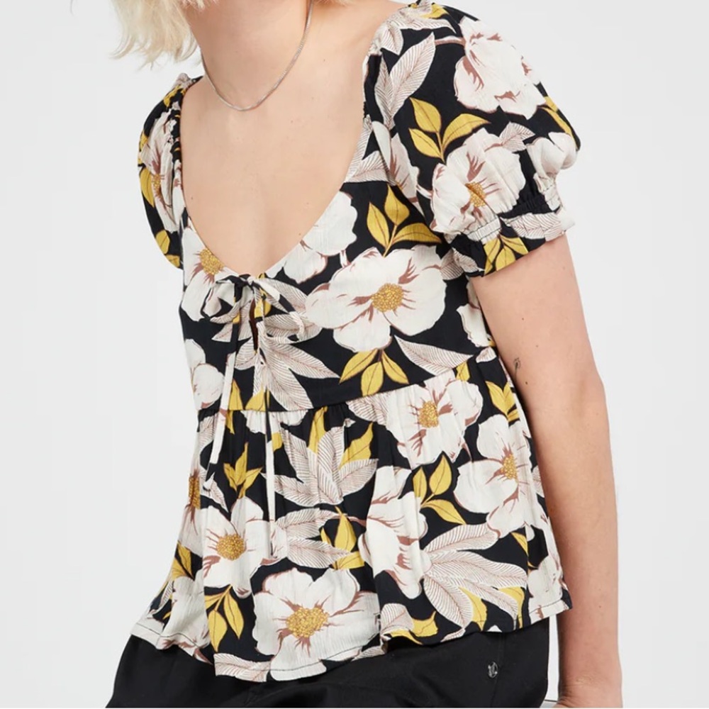 Volcom Grooovestones Puff Sleeve Black White Floral Tropical Summer Aloha Top